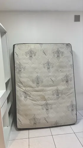 Cama queen usada