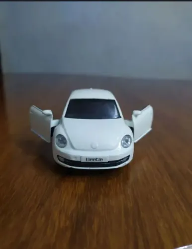Miniatura carrinho NEW BEETLE (de metal)