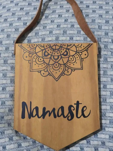 Quadro Decorativo Madeira de Lei Namaste