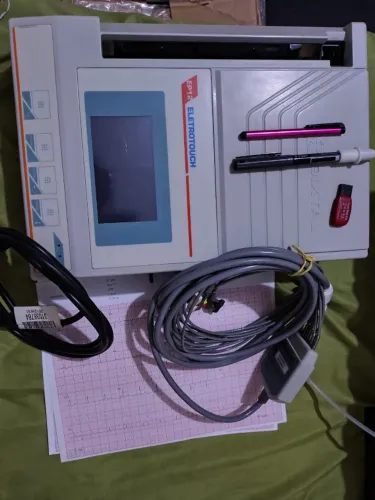 Eletrocardiografo