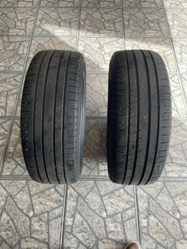 Pneus 225/60/17 R$250,00 os dois.