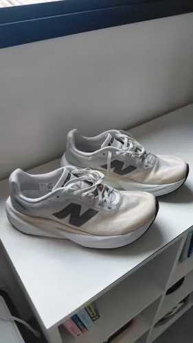 Tênis New Balance Rebel V5