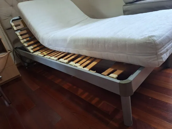 Cama dobrável elétrica