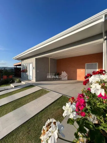 Casa térrea à venda no Condomínio Sete Lagos em Itatiba com 4 dormitórios e projeto integr