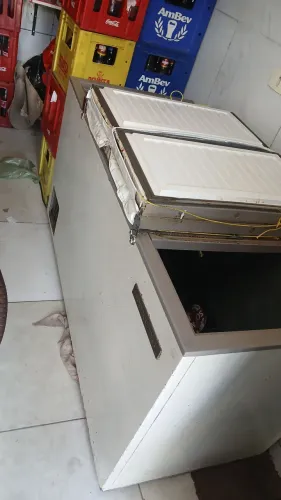 Vendo frinzer quatro portas otima pra comércio e deposito