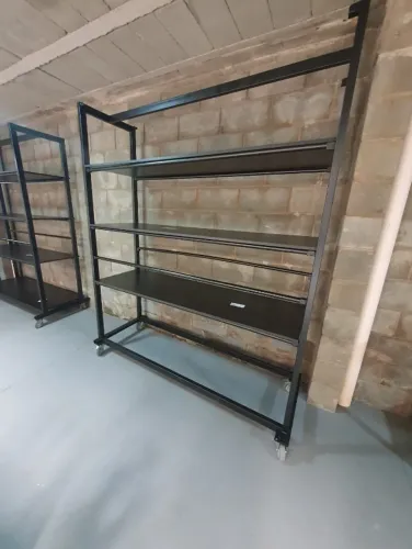 Estante Arara Móvel para Vestuário