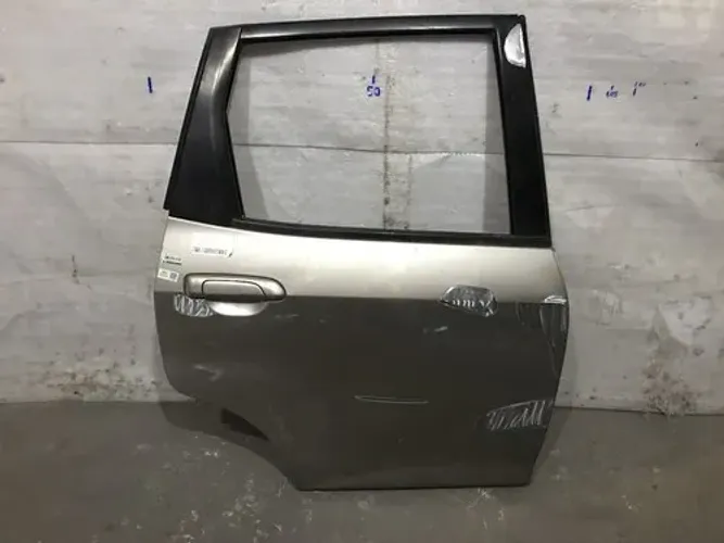 Porta Traseira Honda Fit 2004 A 2008 #07577 Traseira Direito Prateada