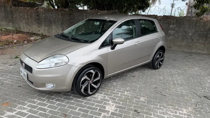 Fiat Punto Attractive 1.4 Fire Flex 8V 5P 2011