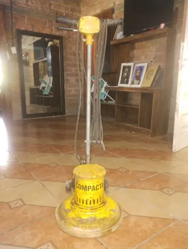 Enceradeira COMPACTA