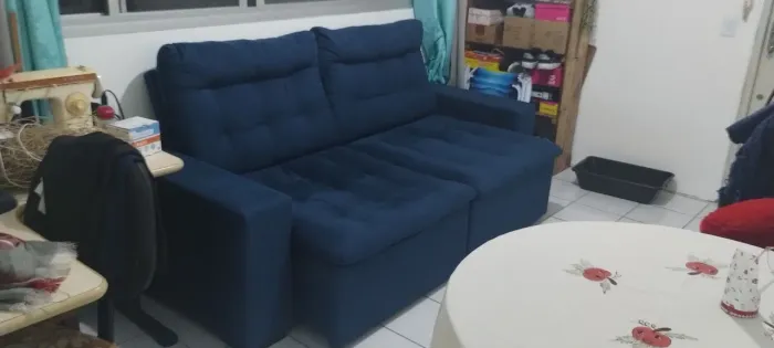 Sofá retrátil e reclinável azul