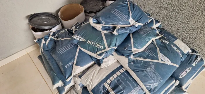 GRAFIATO - VENDO GRAFIATO CINZA PENA DE PRATA. COR MODERNA