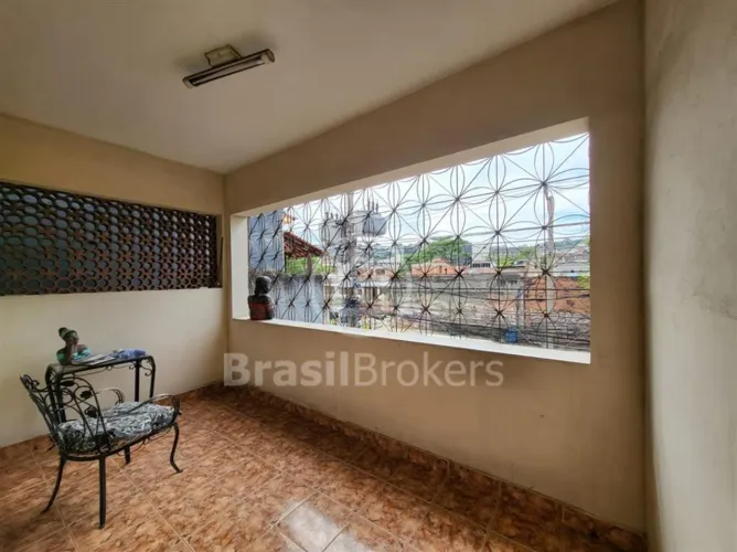 Casa à venda com 200,00m² e 4 quartos em Benfica, Rio de Janeiro - rj