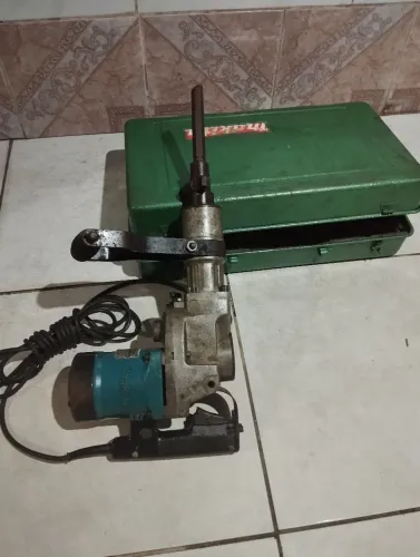 Rompedor de concreto 10 kilos makita