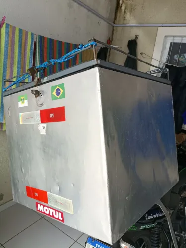 Vendo BAÚ