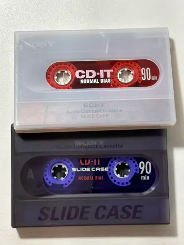 2 Fitas cassete Sony CD-IT slide case