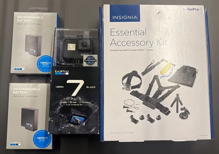 Câmera Gopro 7 Hero Black + acessórios + 02 baterias extras