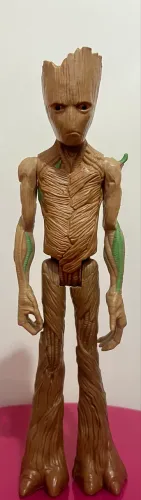 Boneco Groot 30cm articulado Hasbro 
