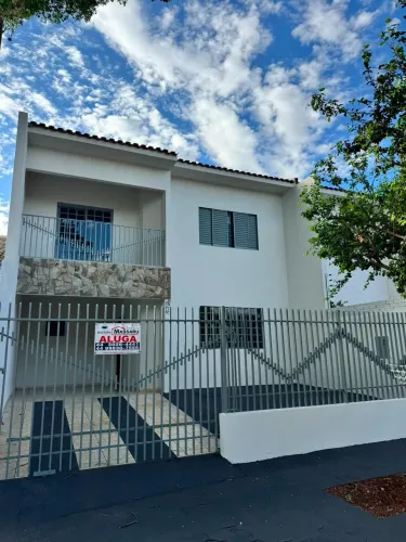 Locação - Sobrado no Parque Residencial Cidade Nova em Maringá