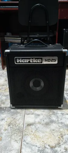 Caixa para Contrabaixo Hartke HD25 - Compacta e Potente