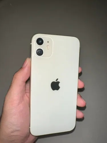 iPhone 11 - 64gb (ACEITO CRÉDITO)