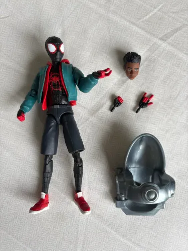 Boneco Spider Man Miles Morales Marvel Legends 