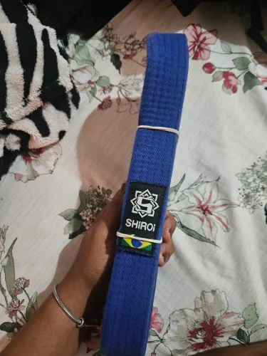 Faixa azul de jiu-jitsu 