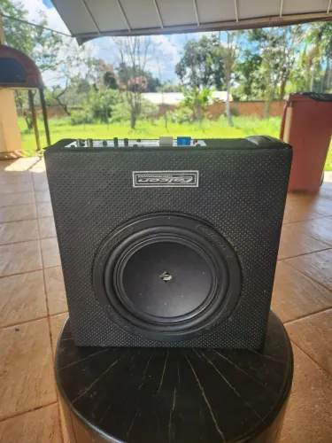Subwoofer 8" com modulo integrado