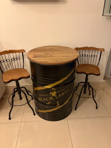 Banquetas com barril bistro