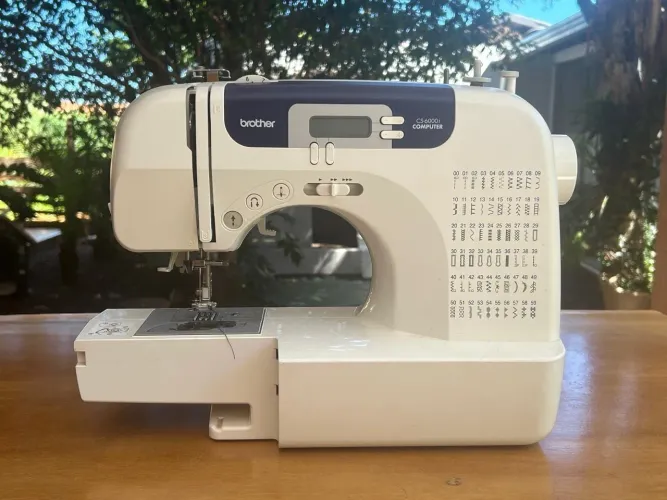Máquina costura Brother CS6001