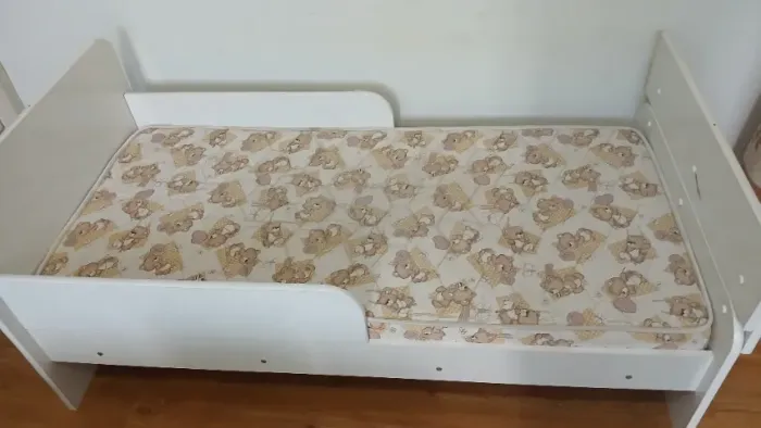Cama infantil com colchão