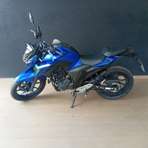 Yamaha FZ25 250 Fazer Connected 2025 na garantia de fabrica