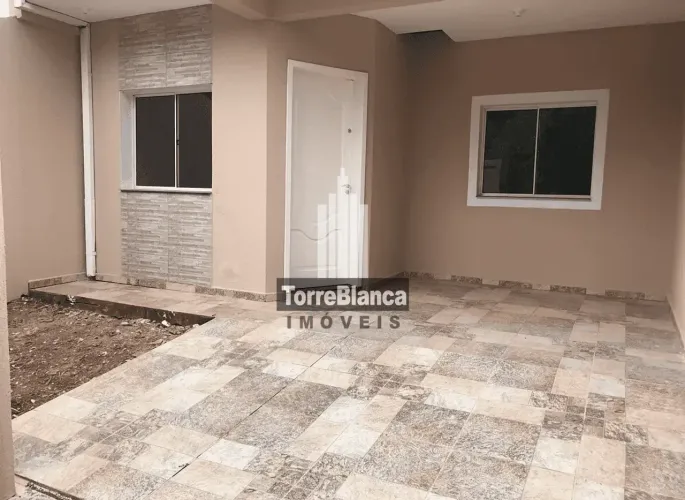 Locação - Casa com 2 quartos, 1 vaga de garagem, 55 m², Uvaranas.