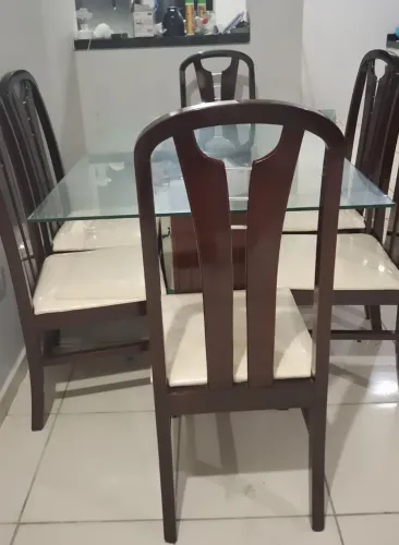 Mesa de jantar com 6 cadeiras