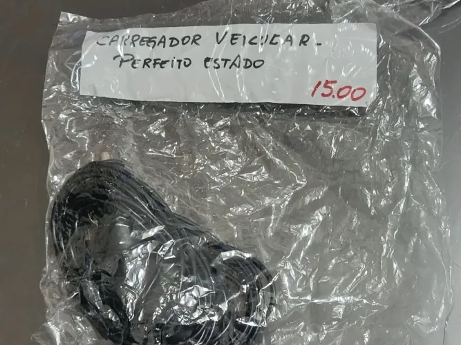 Carregador veicular celular antigo