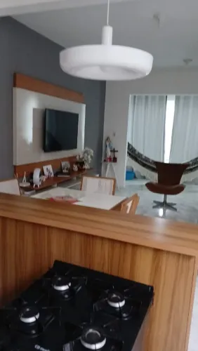 PRÉDIO COMERCIAL E RESIDENCIAL 