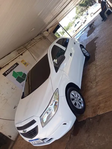 Alugo Onix para motorista Uber/ 99