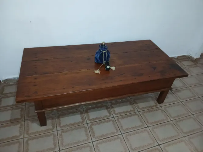 Mesa de madeira de demolição em ótimo estado aceito cartao!