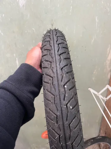 Pneu de moto novo