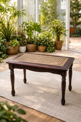 Banqueta em Madeira com Assento em Palhinha - Estilo Clássico Atemporal