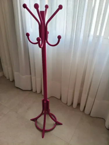 Cabideiro chão infantil zara cor rosa