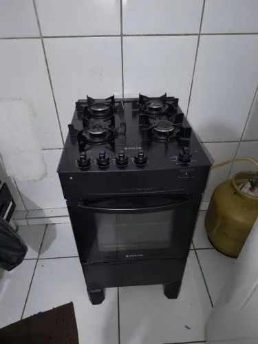 Vendo um fogão 4 bocas