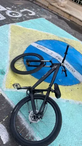 Vendo bike Gios repintada preço pra ir embora peças descrição