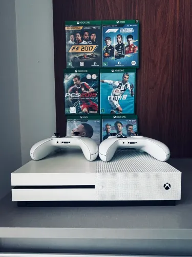     Xbox One S 1TB Completo com Vários Jogos Imperdível!