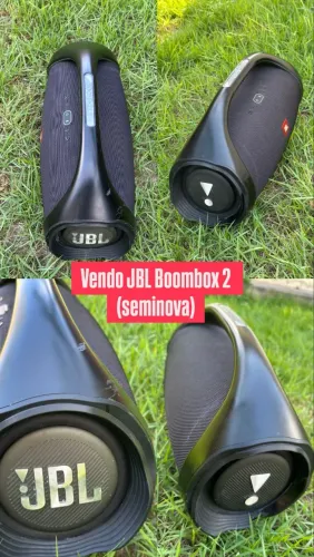 Vendo Bombox JBL semi nova e em perfeito estado, dura de 8 horas de bateria caixa perfeita