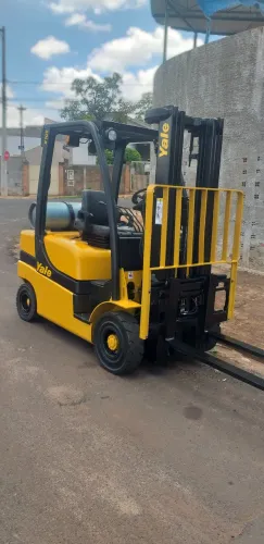 Empilhadeira yale lx