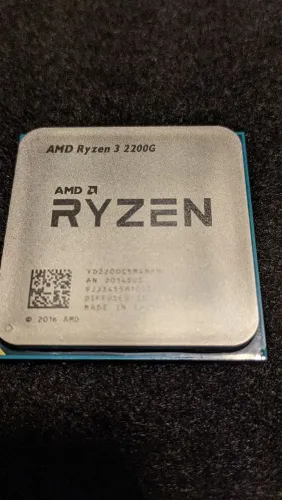 RYZEN 3 2200G