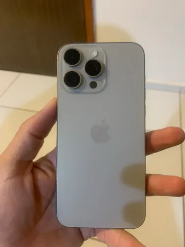 iPhone 15 Pro Max 512Gb bateria 84%