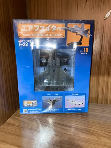Miniatura F-22 Raptor 1/100