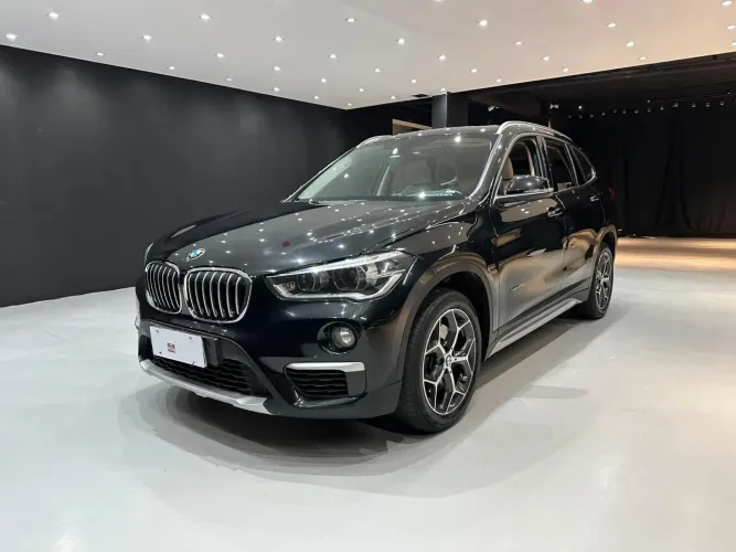 BMW X1 Sdrive 20I X-line 2.0 TB Active Flex 2017