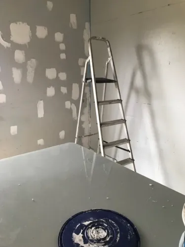Aluga-se ponto comercial / apto